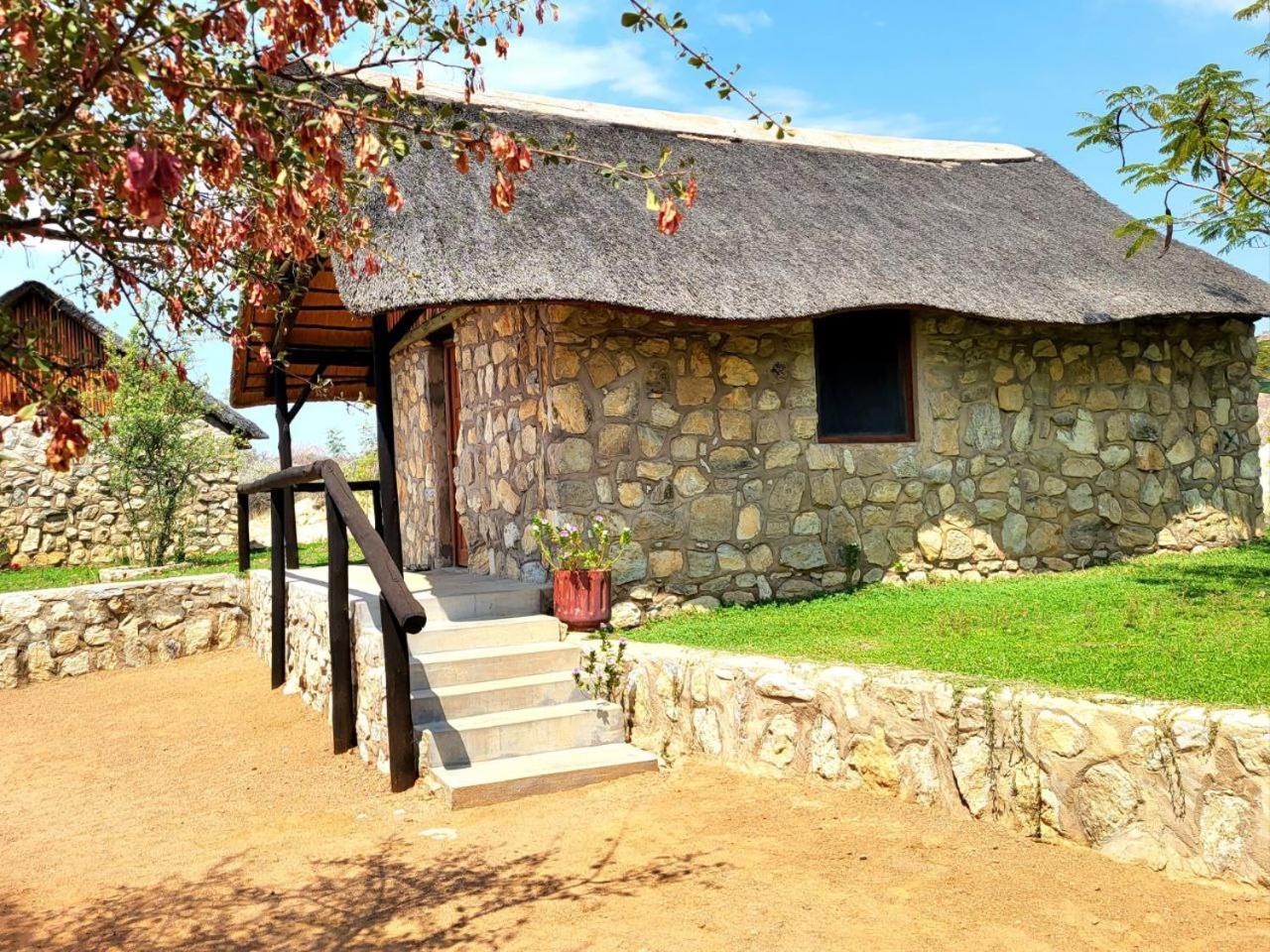 Kapika Waterfall Lodge Epupa Zewnętrze zdjęcie