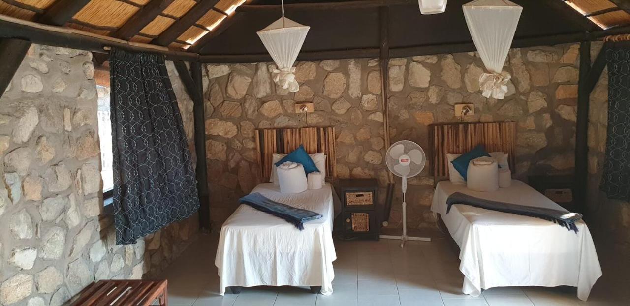 Kapika Waterfall Lodge Epupa Zewnętrze zdjęcie