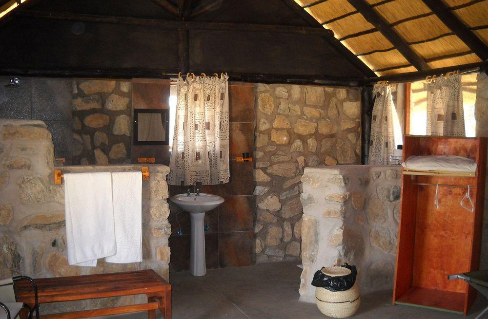 Kapika Waterfall Lodge Epupa Zewnętrze zdjęcie